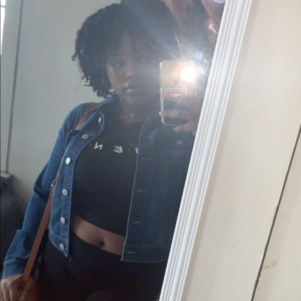 Meet your Posher, Taja